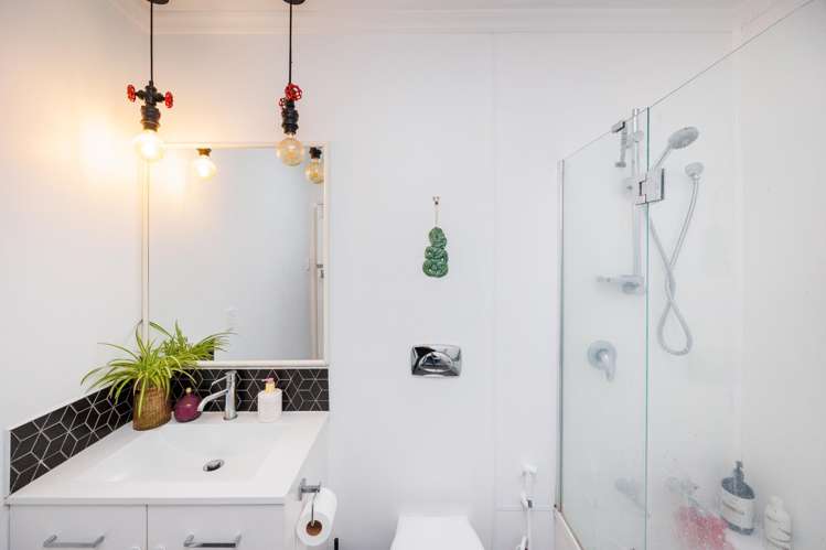 13 + 13A Potaka Street Marton_9