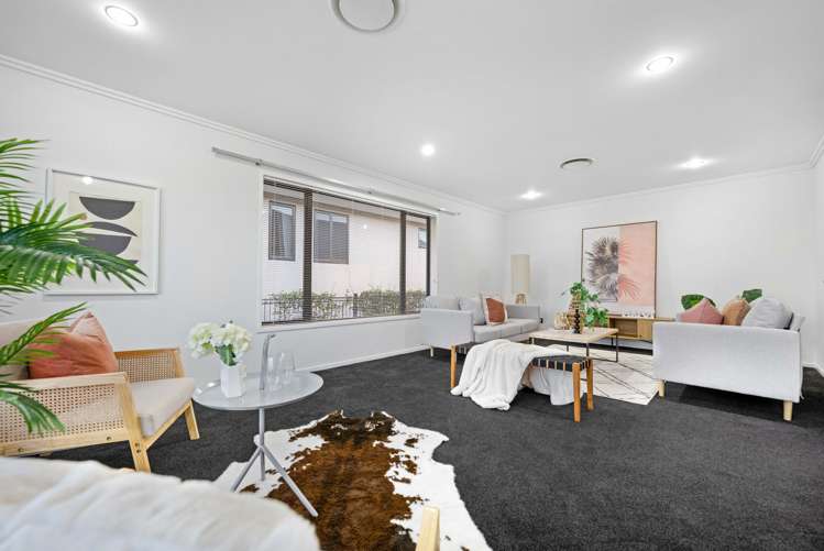 61 Somerton Drive Huntington_9