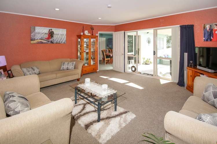 14 Lasque Place Glen Eden_0