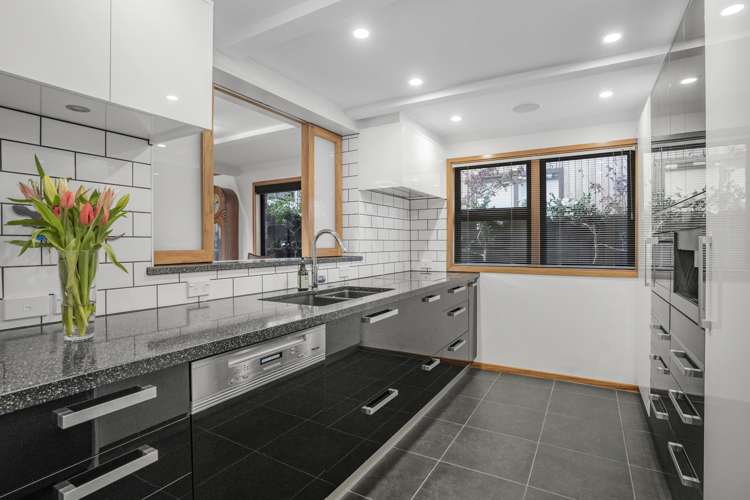81 Queens Grove Hutt Central_13
