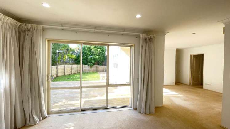 9 Hoani Glade Saint Johns_16