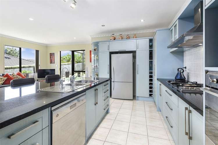 16 Leafield Crescent Henderson_13