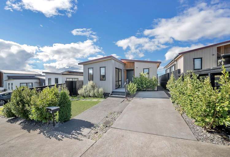 18 Canna Street Totara Park_1