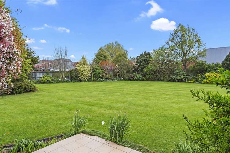 15 Littles Lane Woodend_17