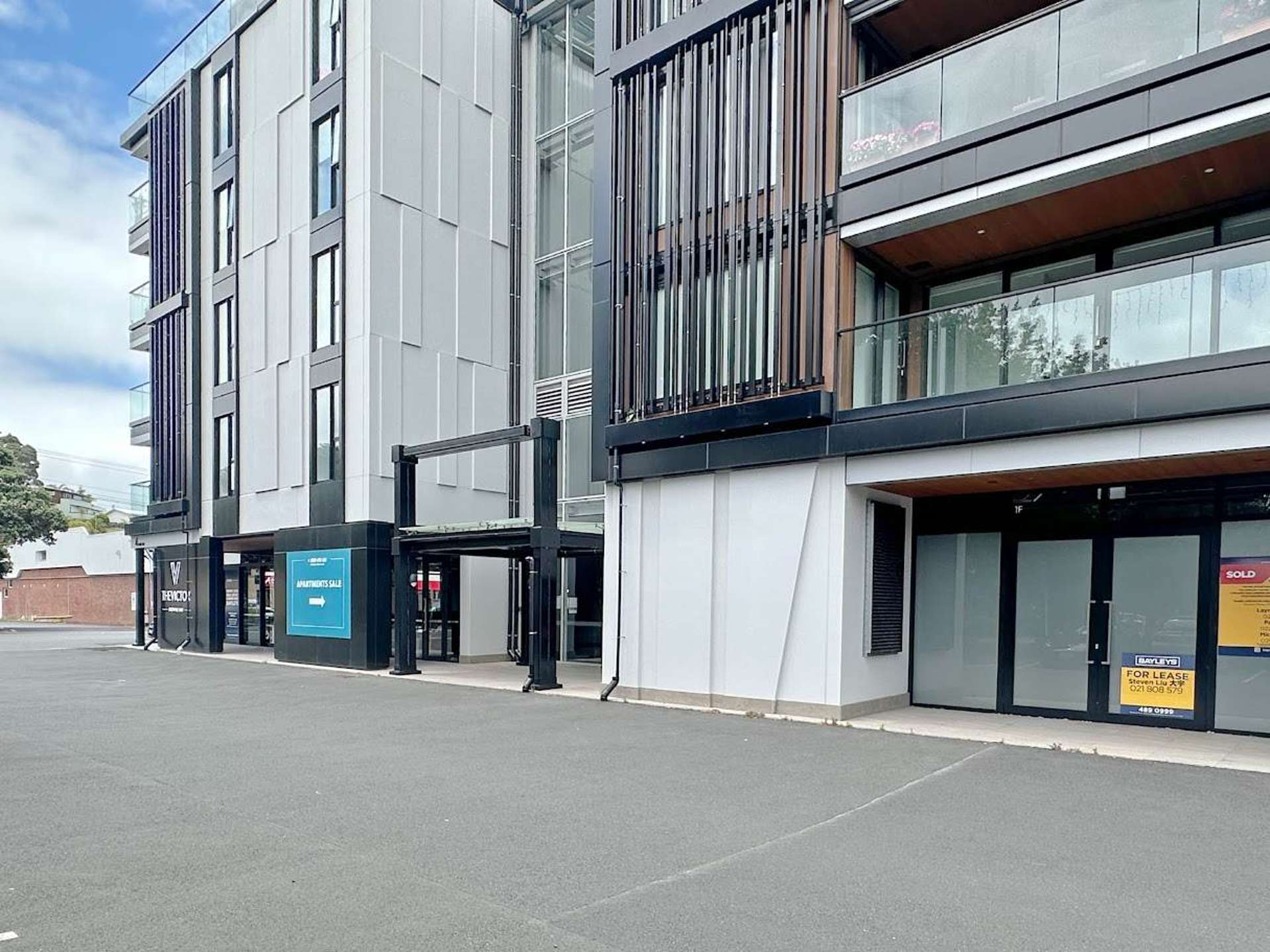 Unit F/4 Bute Road Browns Bay_0