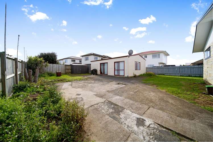 14 Ashley Avenue Mangere East_18