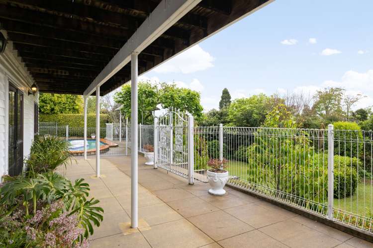 150 Lake Crescent Hamilton Lake_24