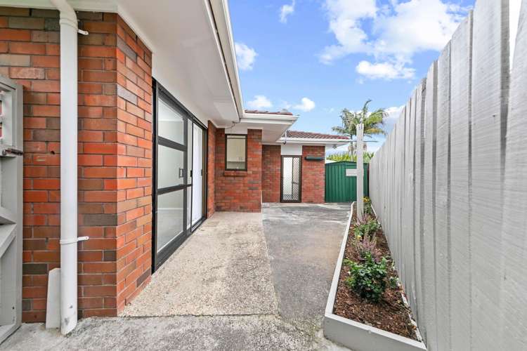 1/5 Annette Avenue Te Atatu South_17
