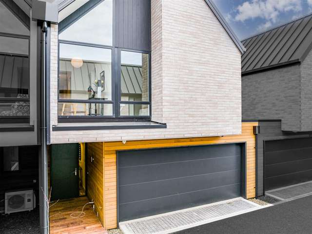 2/20 Darvel Street Fendalton_1