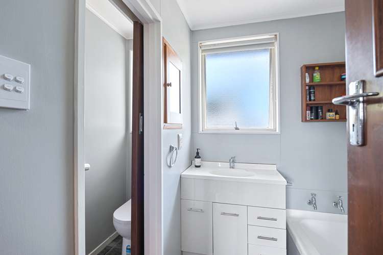 11 Dale Crescent Gore Surrounds_9