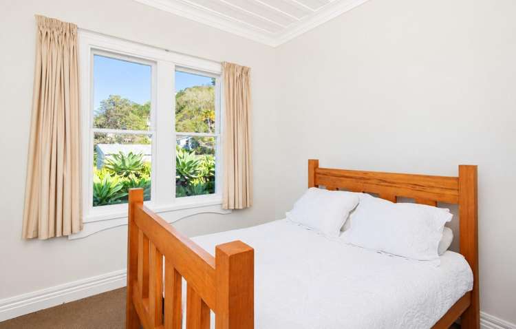 165 Beach Road Tokomaru Bay_15