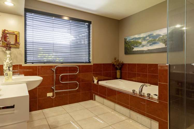 2/41 Mapara Road Acacia Bay_15