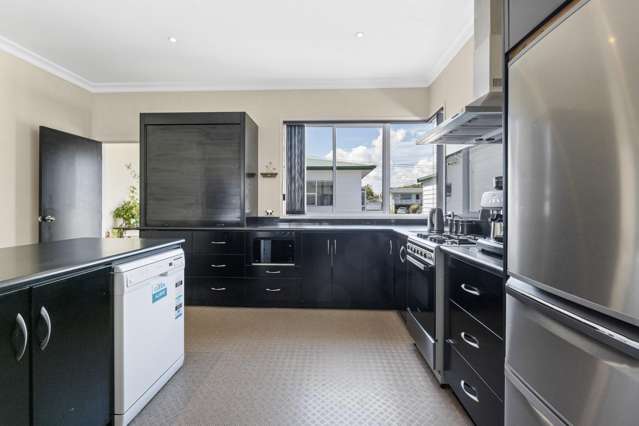 49 Burns Street Hawera_1