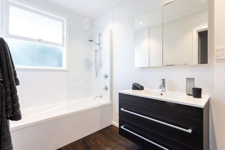 8 Currie Avenue Hillsborough_7