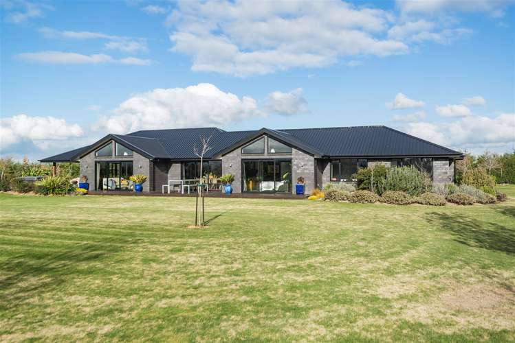 32 Landsborough Drive Darfield_21