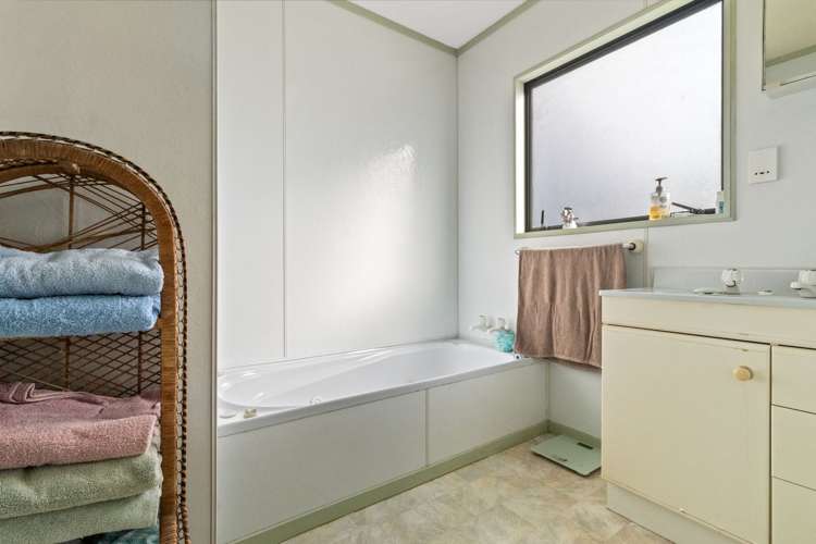 7 Adela Stewart Drive West Athenree_7