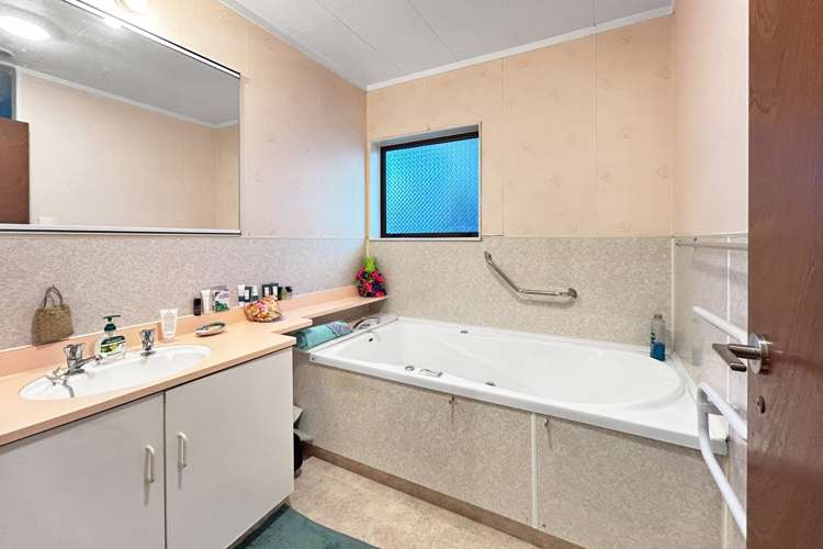 1 Feary Crescent Takaka_12