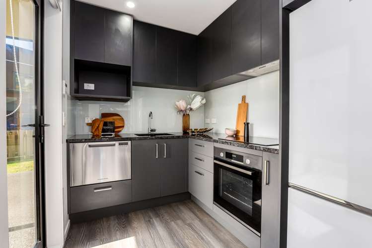 32 Astelia Way Woodridge_1