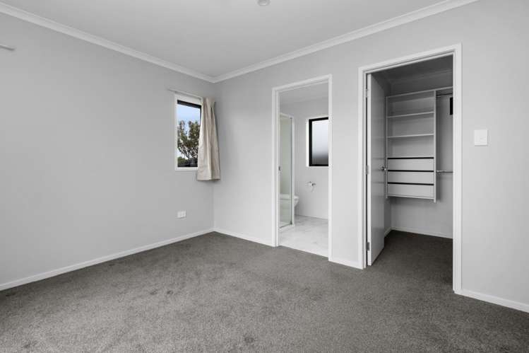 1 McCorquindale Drive 2743_14