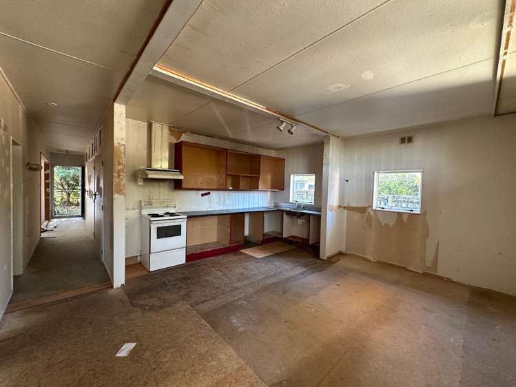 20 Churchill Crescent_5