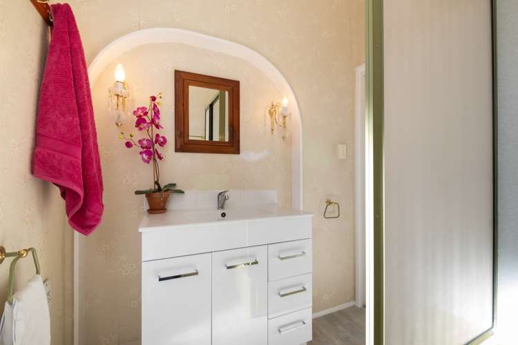 809 Tawa Place Mahora_13