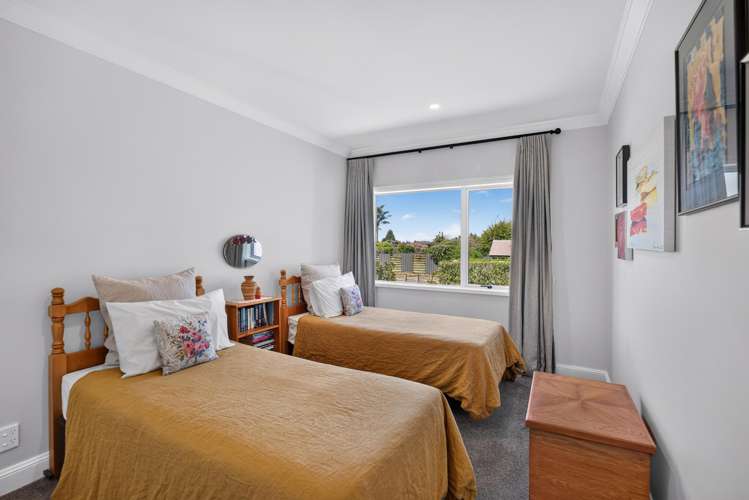 55 Kent Terrace Taradale_17