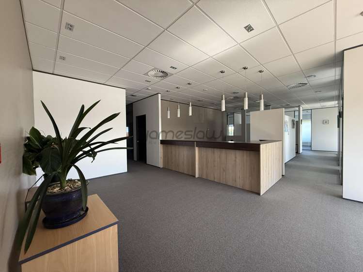 Office J/277 Te Irirangi Drive Flat Bush_1