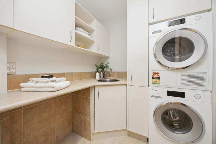 6b/173 Hurstmere Road Takapuna_37