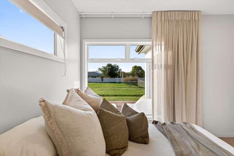 32 West Place Greenmeadows_13