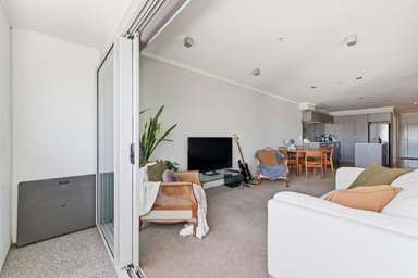 303/277 Maunganui Road_3