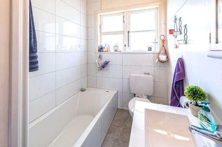 2 White Street 1236_13