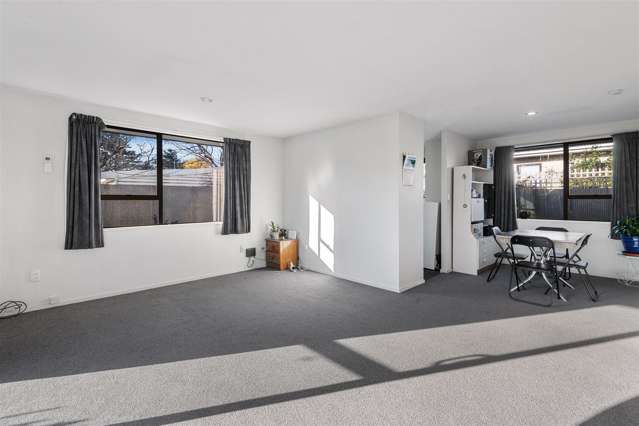 2/122 Tilford Street Woolston_1