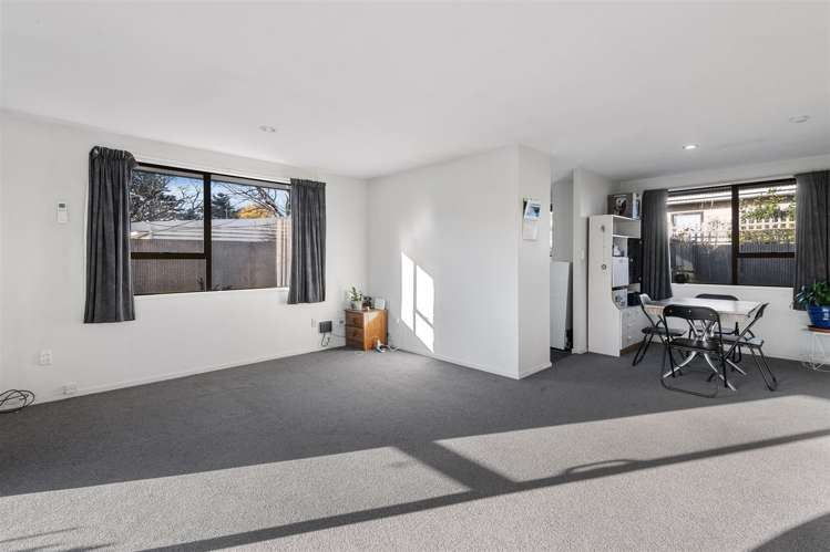 2/122 Tilford Street Woolston_1