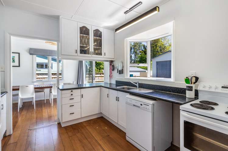 13 Lake Road Mangakino_13