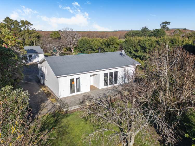 2989 Lake Ferry Road Pirinoa_8