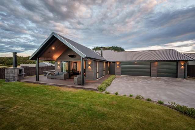 The best of modern living in Hikuwai