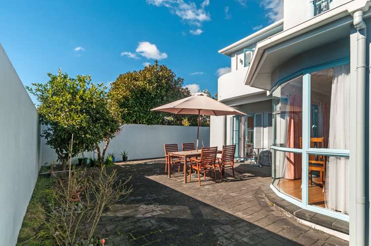 2/4 Nihill Crescent Mission Bay_8