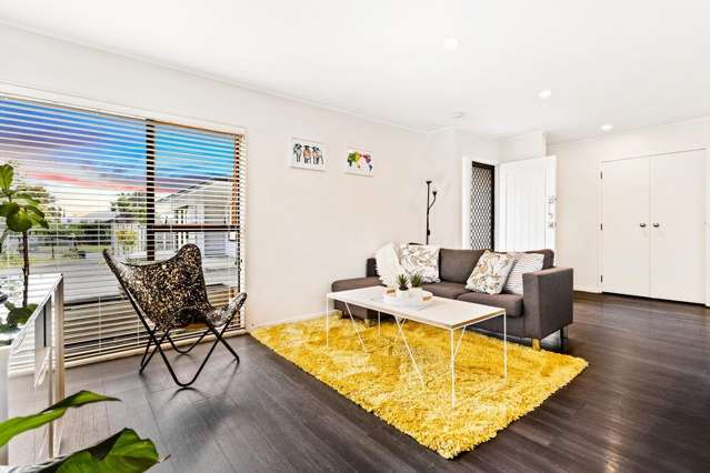 2/53 Taioma Crescent Te Atatu Peninsula_2