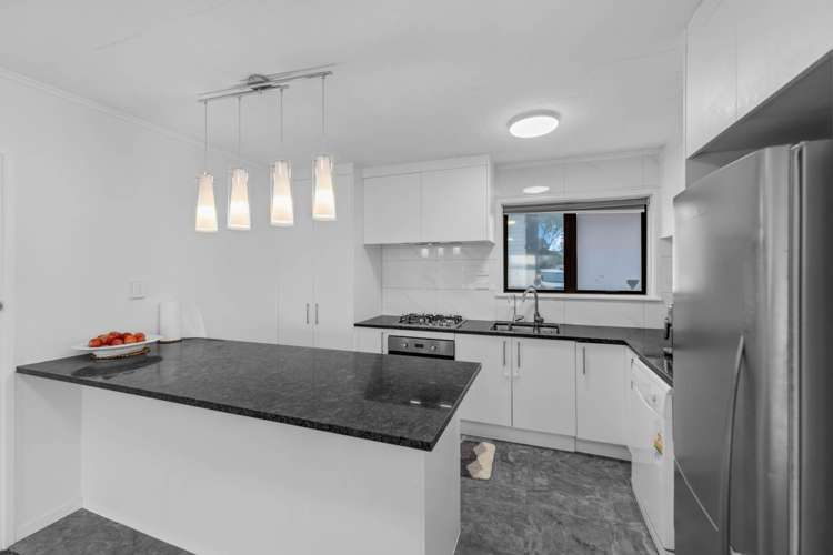 13 Geoffrey Place Mangere East_5