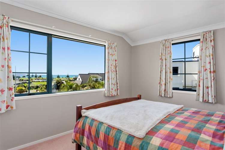 17 Panorama Place Coastlands_12