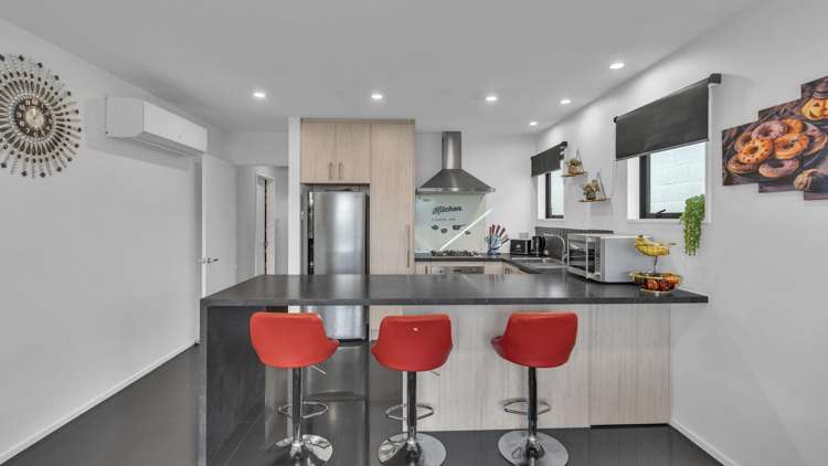 73 Faringdon Boulevard Rolleston_2