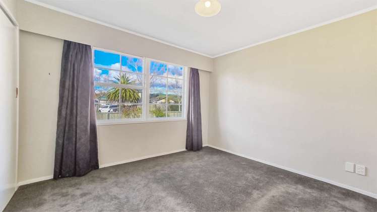 18 Byron Grove Owhata_12