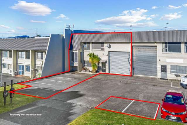 SUPERIOR WAREHOUSE AND LIVE-IN ACCOMMODATION