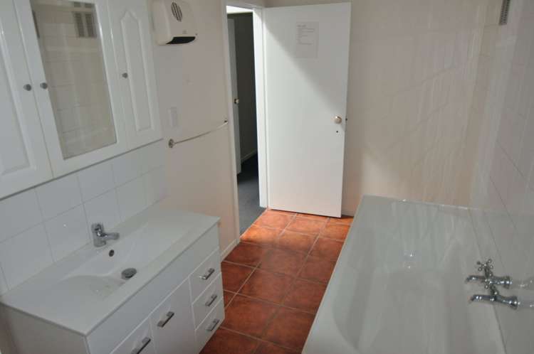 8/408 The Esplanade Island Bay_4