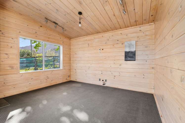 261 Waikawa Road Waikawa_7