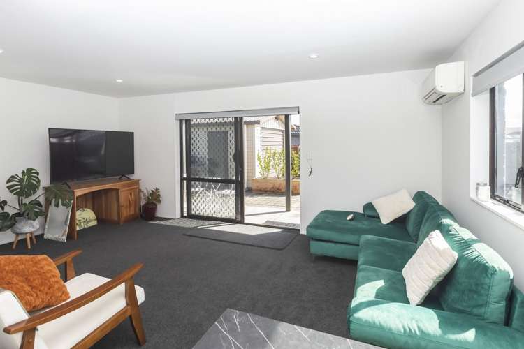 2/68 Ottawa Road Wainoni_8