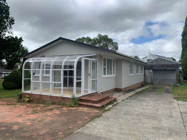 6 Lyndon Place Manurewa_1