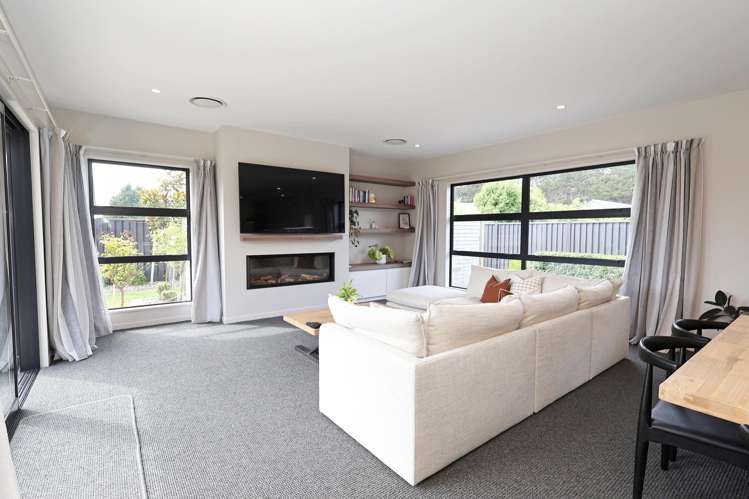 25 Richfield Drive Waikiwi_4