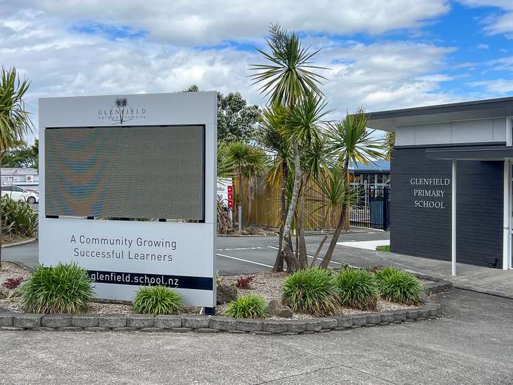 1/12 Hamilton Place Glenfield_31