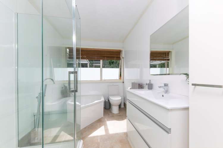 15 Warwick Avenue Titirangi_8